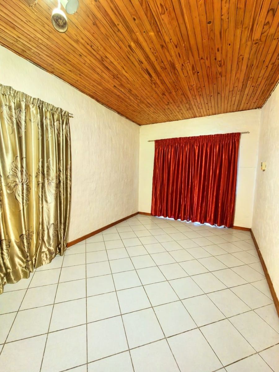 5 Bedroom Property for Sale in Vaalpark Free State